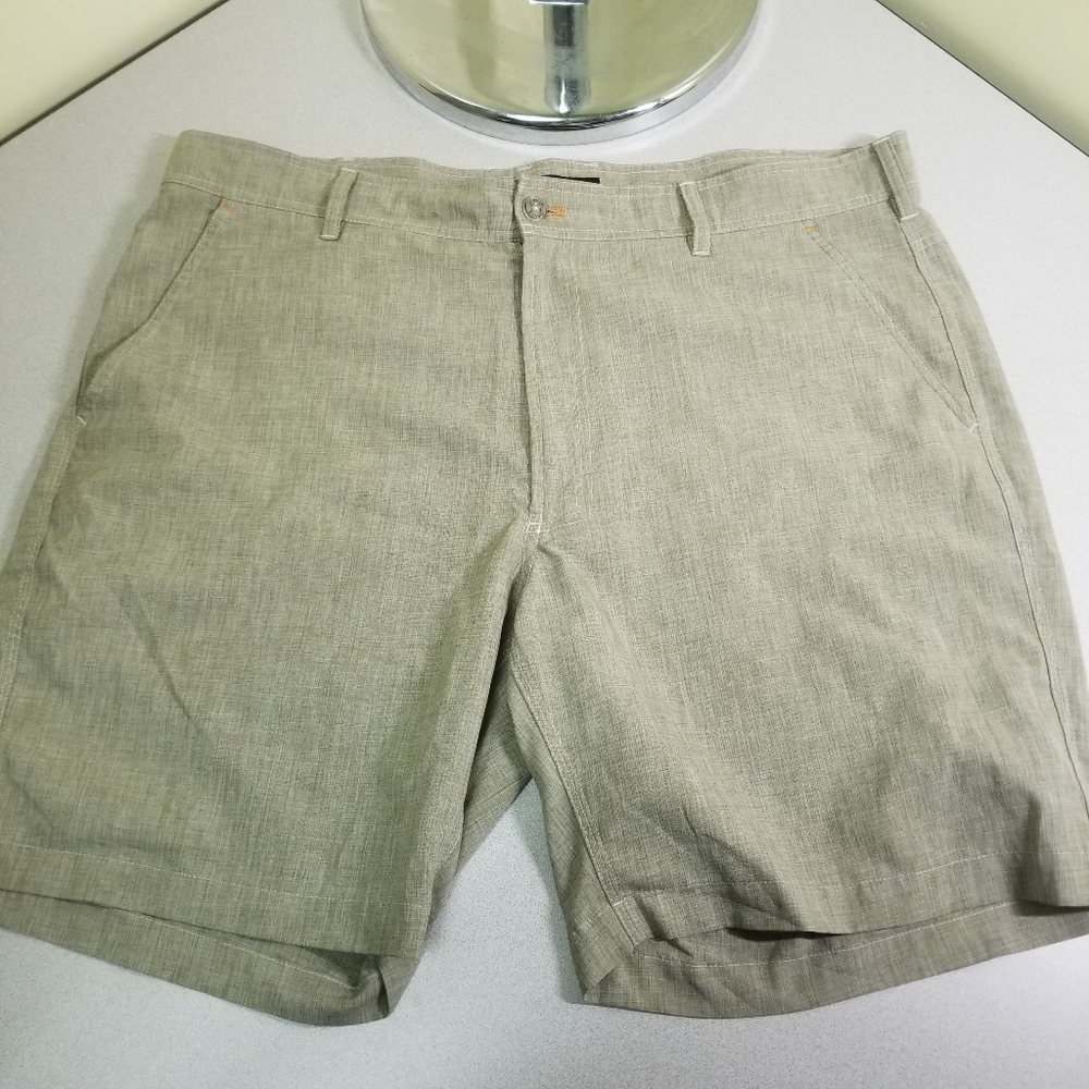 Orvis Tech Chambray Hybrid Tan& White Shorts